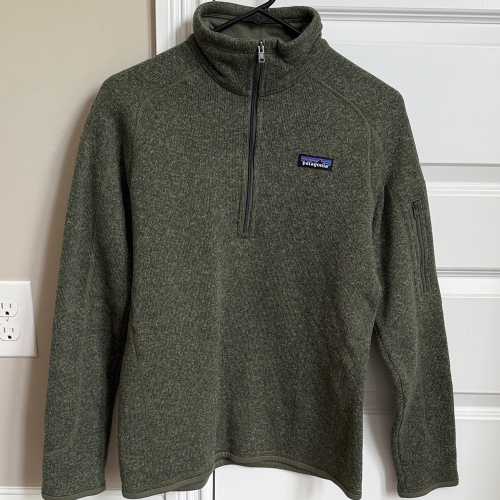 Patagonia Women’s Olive Quarter Zip
